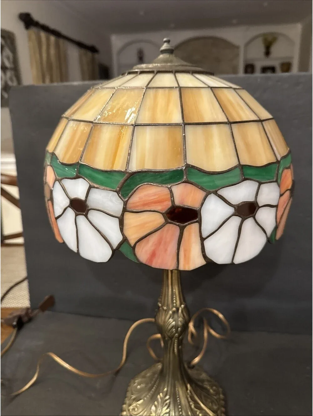 Vintage 20” Tiffany-Style Table Lamp with Floral Stained Glass Lampshade Gold